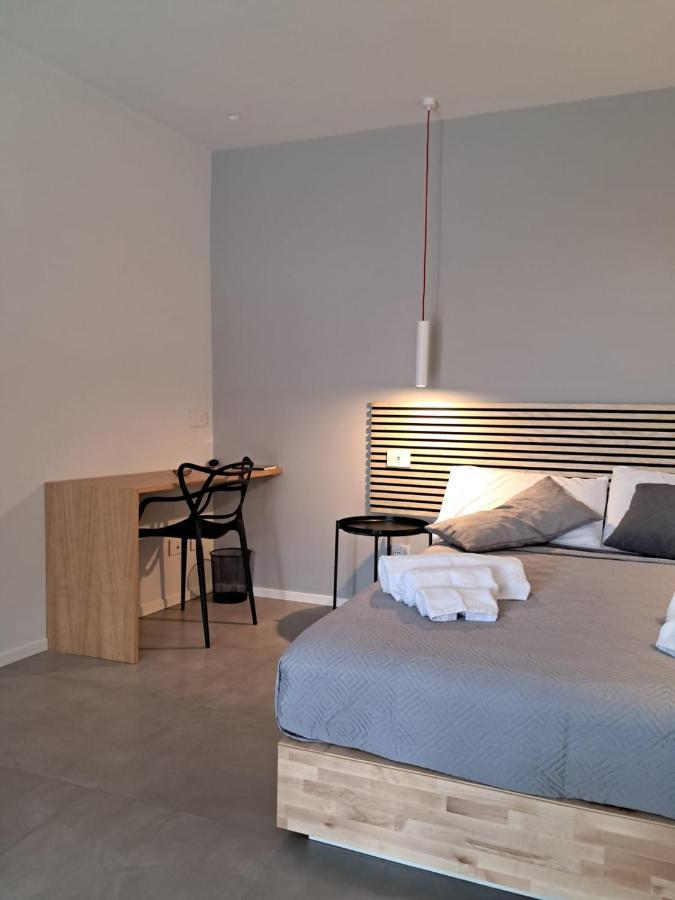 Porta San Paolo House Aparthotel กัสเตลบูโอโน ภายนอก รูปภาพ