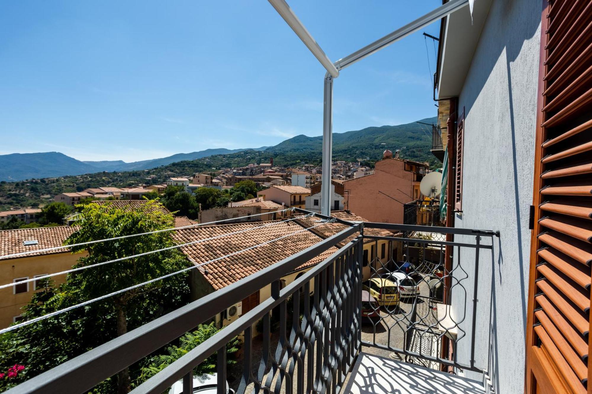 Porta San Paolo House Aparthotel กัสเตลบูโอโน ภายนอก รูปภาพ