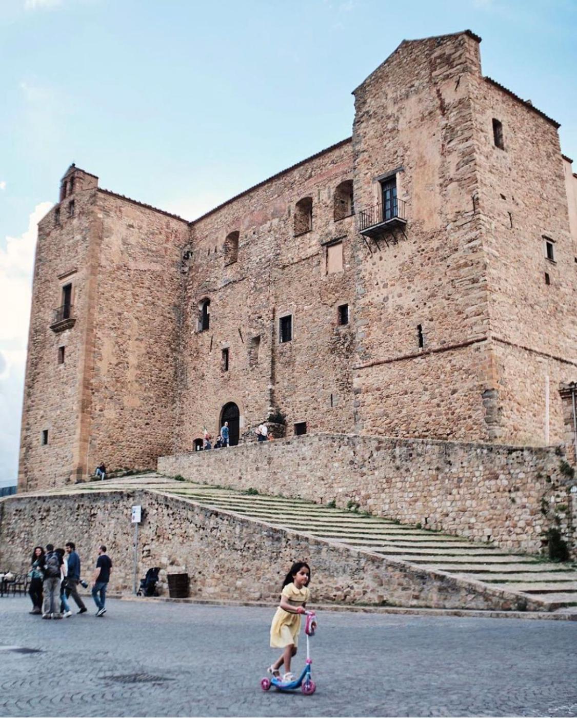 Porta San Paolo House Aparthotel กัสเตลบูโอโน ภายนอก รูปภาพ