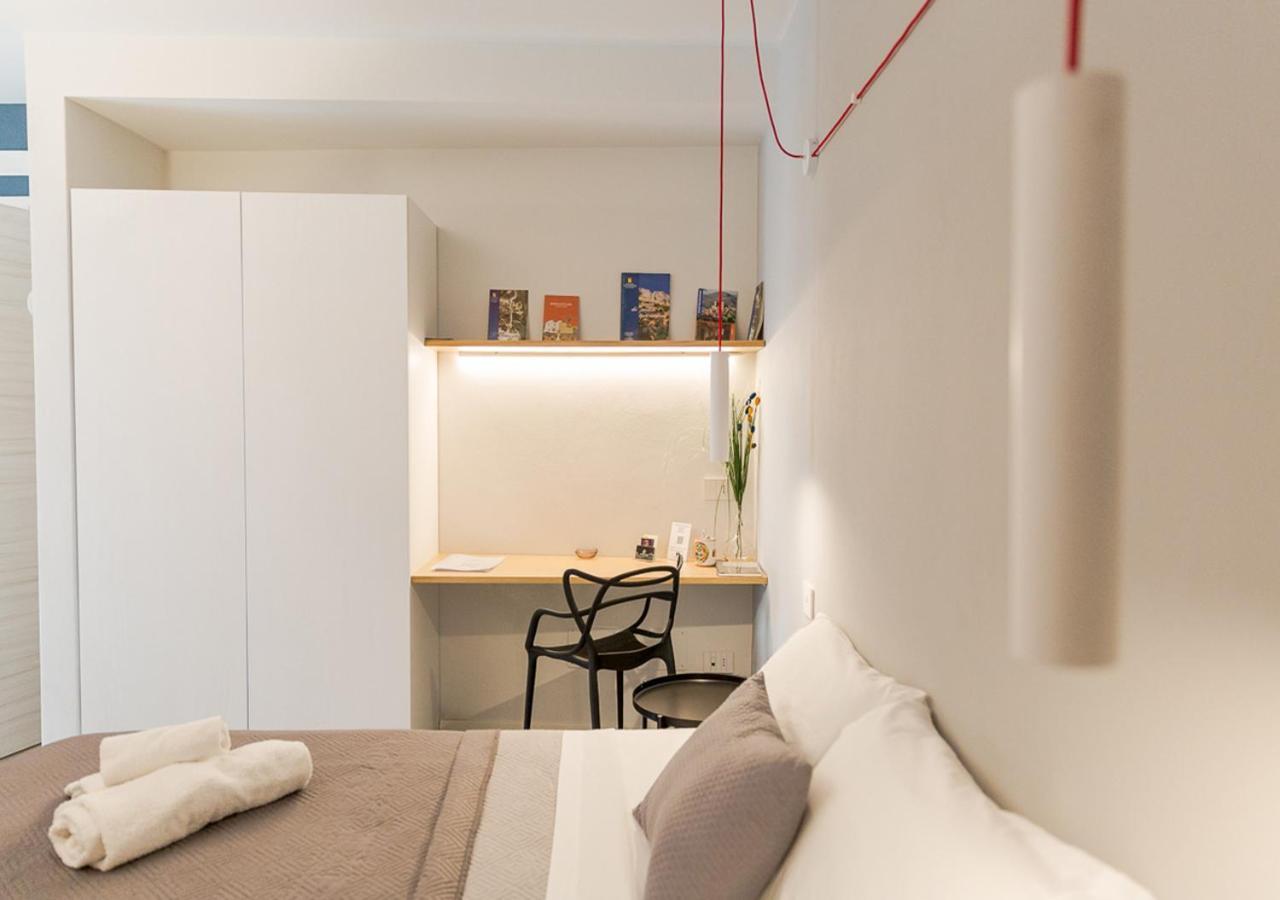 Porta San Paolo House Aparthotel กัสเตลบูโอโน ภายนอก รูปภาพ